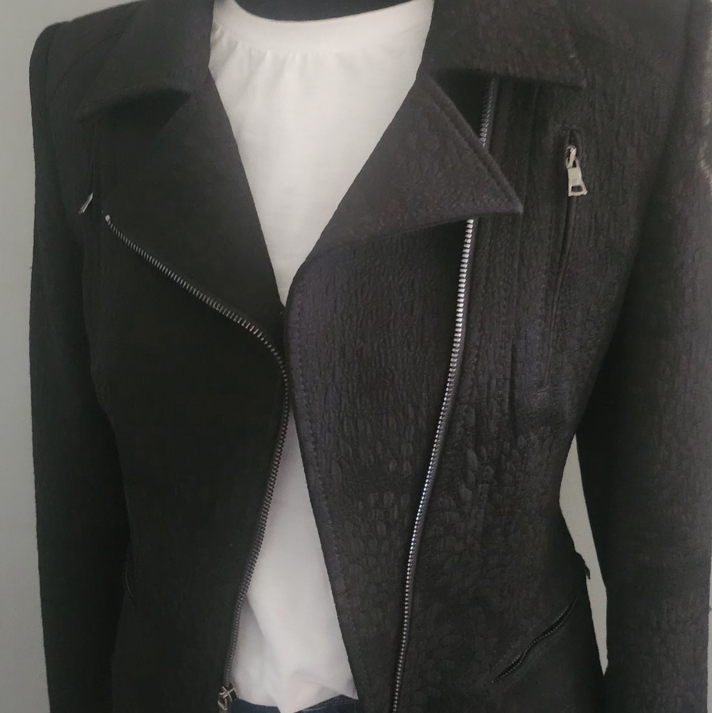 BCBG Max Azria Black Tailored Zip Blazer